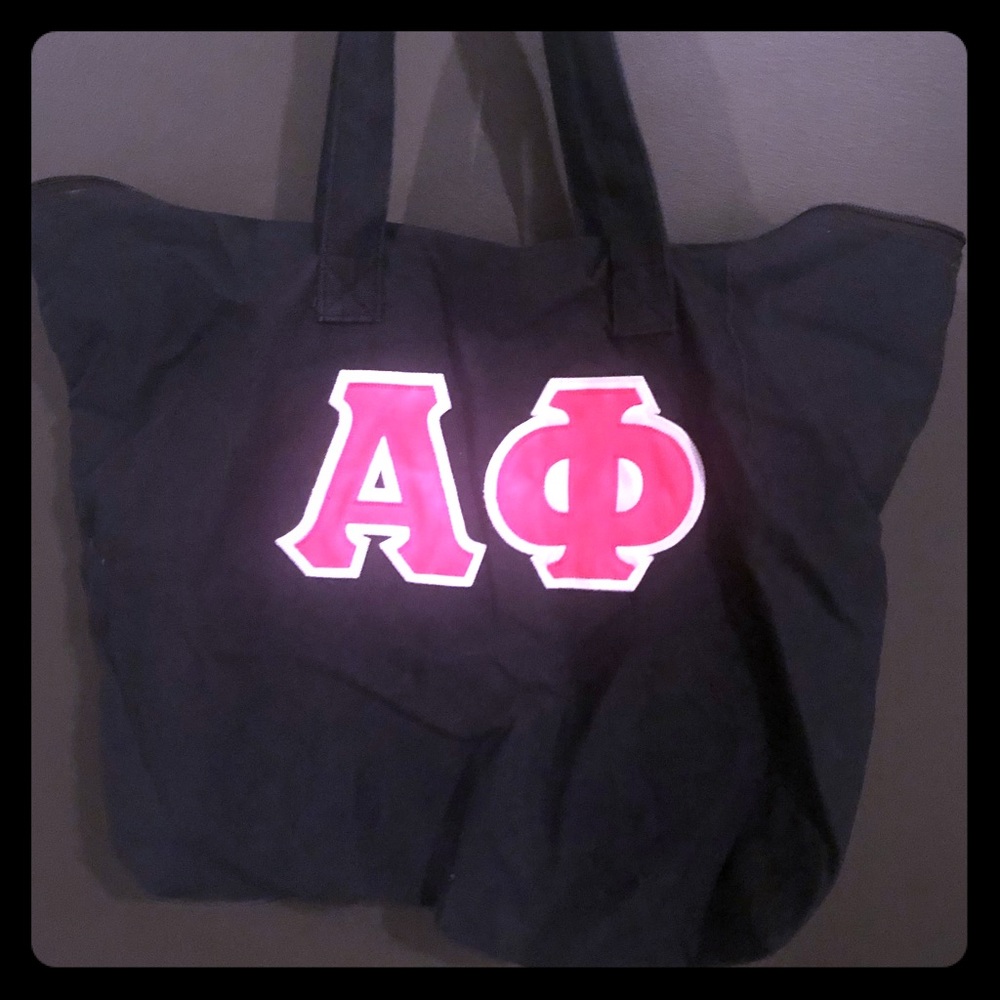 *CLOSET CLEAN OUT* 🎒 Alpha phi tote bag